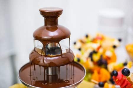 https://i.postimg.cc/g240tkNP/animation-fontaine-a-chocolat-5-450x300.jpg