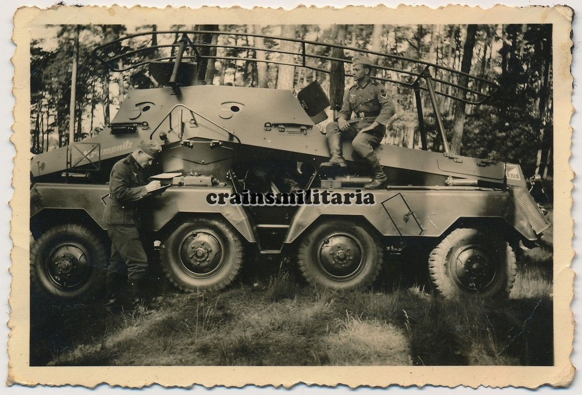 Orig. Foto SdKfz 263 Funk Panzerspähwagen Panzer m. Kennung Kaserne KRAMPNITZ