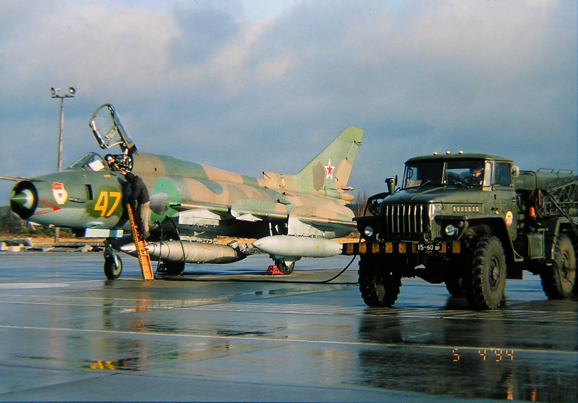 20 GvAPIB Su-17M4 47 yellow_15818_05.04.94_2