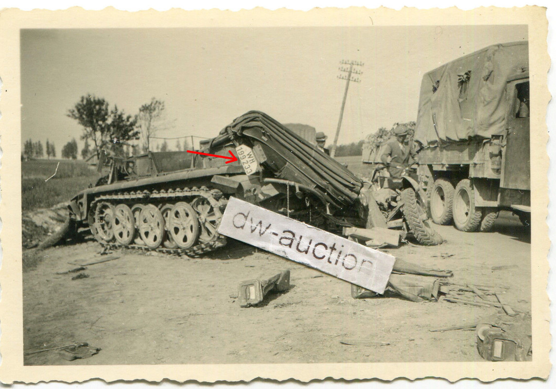 Polen , zerstörtes SdKfz Halbkette mit Kennung b