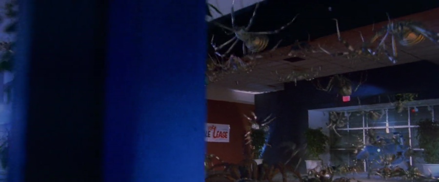Eight Legged Freaks 2002 BluRay [Hindi + Tamil + English] 480p, 720p ESub Screenshot