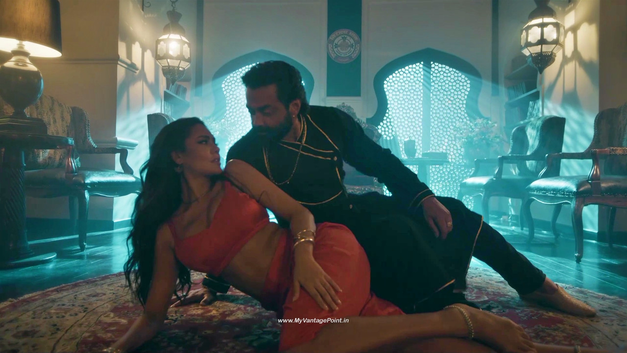 139Esha Gupta Hot in Aashram Web Series