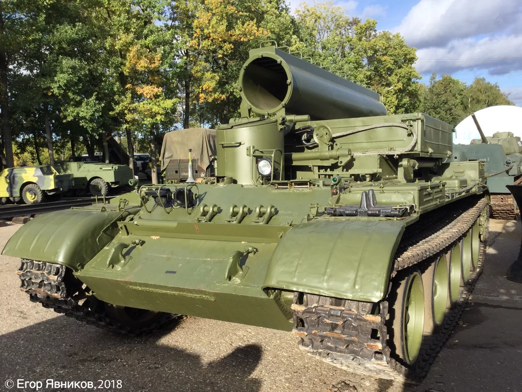 Гусеничный тягач бтс 4в. Бронированный танковый тягач бтс-4. Бронированный тягач бтс-4. Бтс-2 тягач танковый. Бтс-4 тягач.