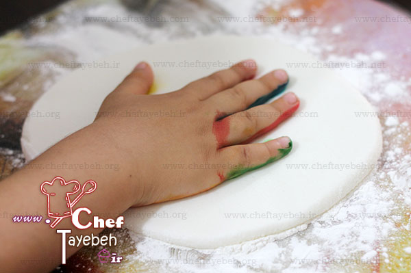 handprint-cake-3