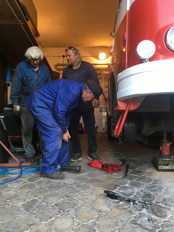 1C85D29C-E55A-4874-B240-B1B9CB6EFD04