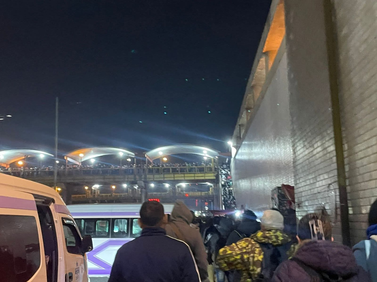 Andén del Metro saturado durante hora pico