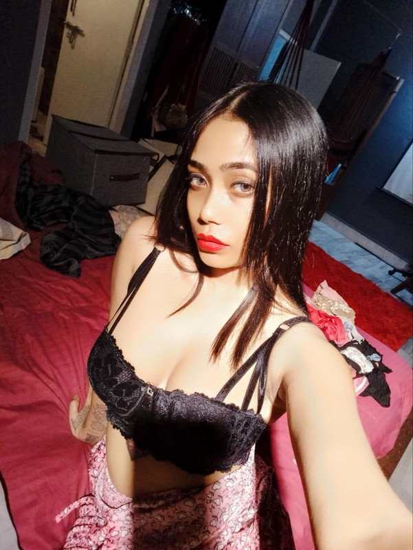 photo_6127477666673182254_y