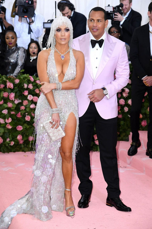 Jennifer-Lopez-UpskirtSTARS.com (34)