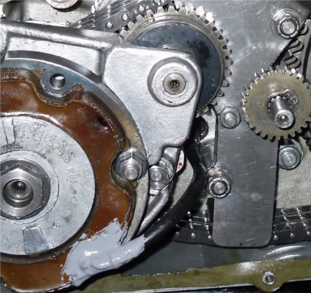 Fix possible for broken insulation of wires at the alternator?