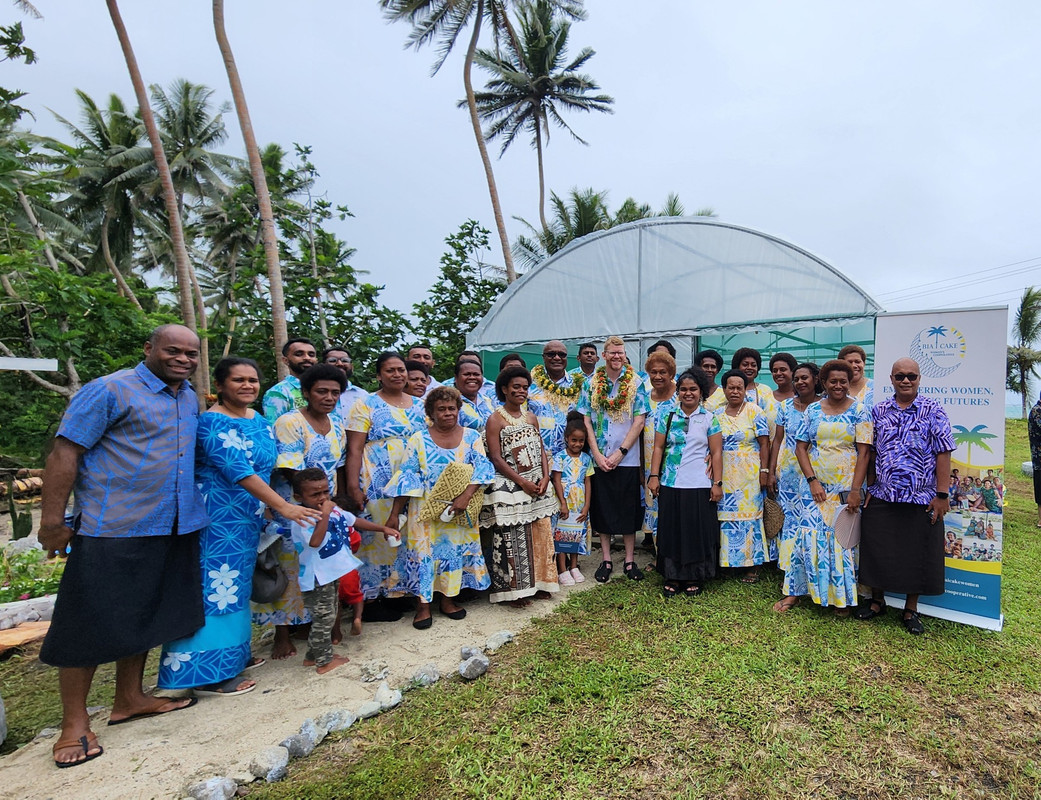 thumbnail-A-group-picture-with-Deputy-PM-Manoa-Kamikamica-and-BAT-Fiji-GM-Sam-Dormor-at-the-opening