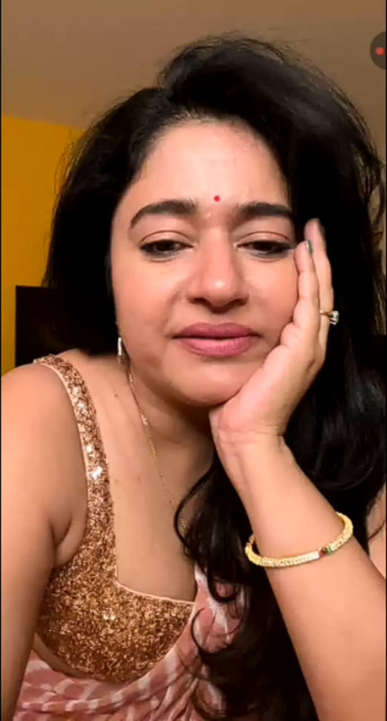 Poonam Bajwa Saree Live mp4 0017