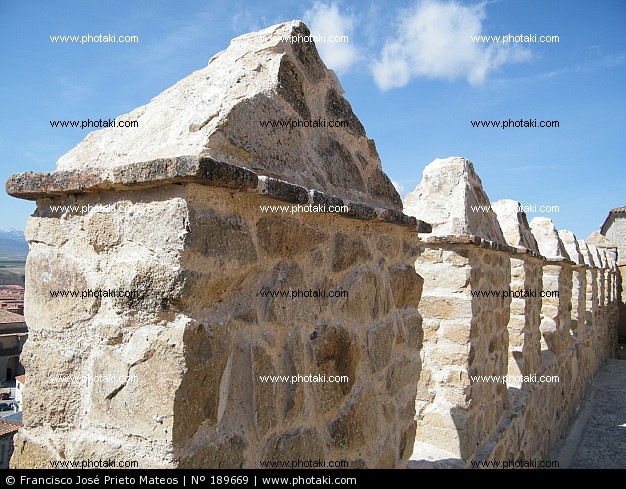 almenas-y-merlones-de-la-muralla-de-avila_189669
