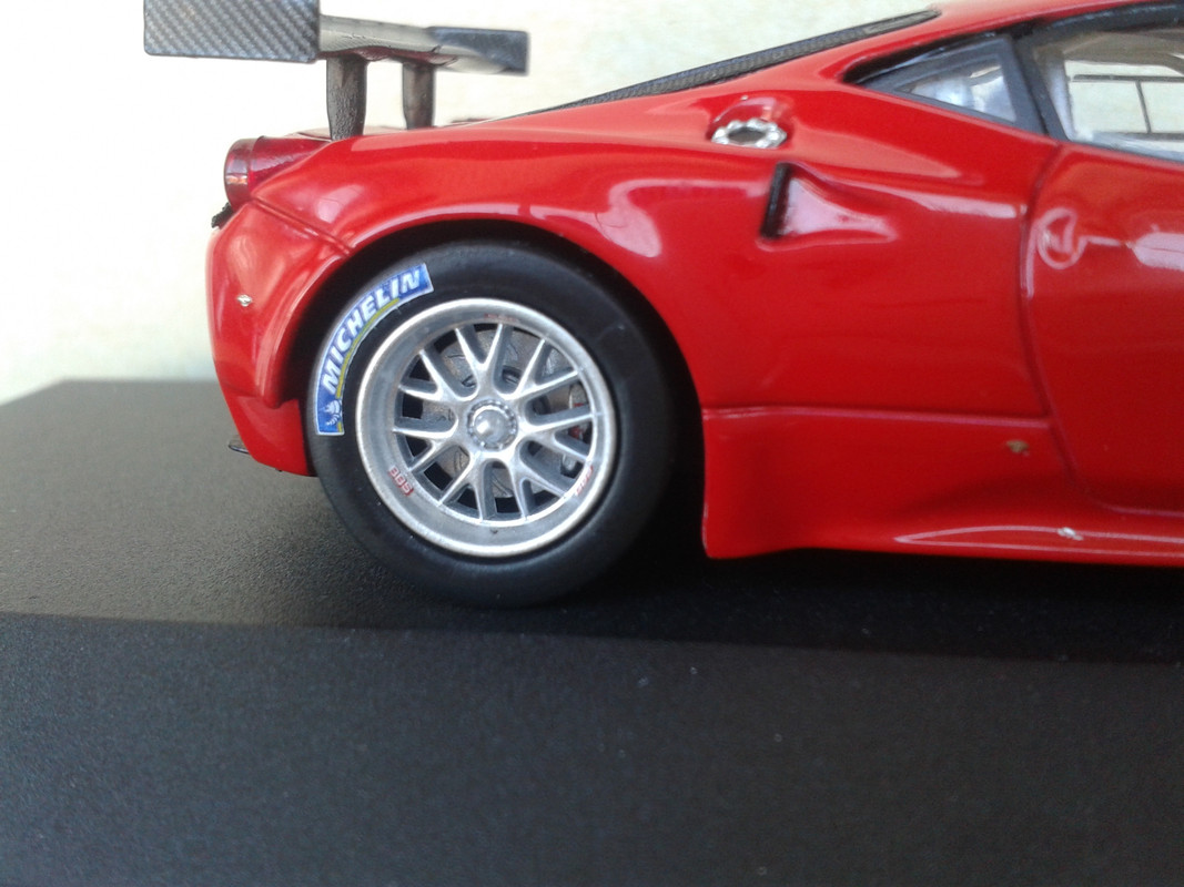 2011 Ferrari 458 Italia GT2 Street (Hot Wheels Elite) (12)