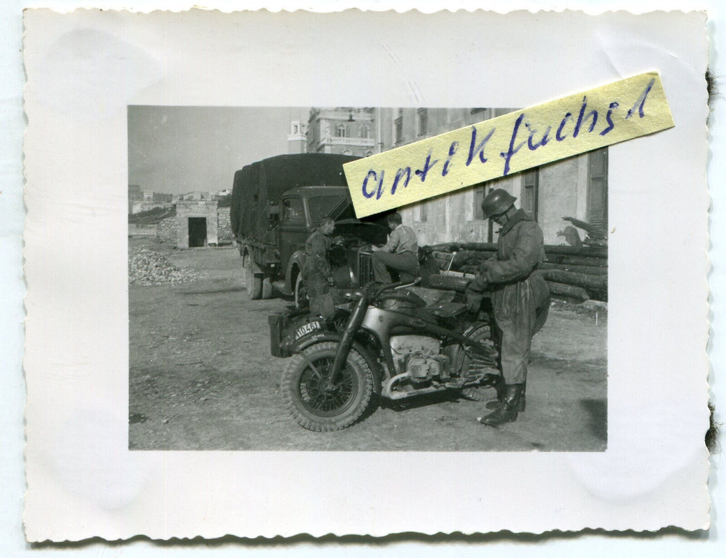 Zündapp KS 750 Krad-Gespann in Ancona in Italien 1943