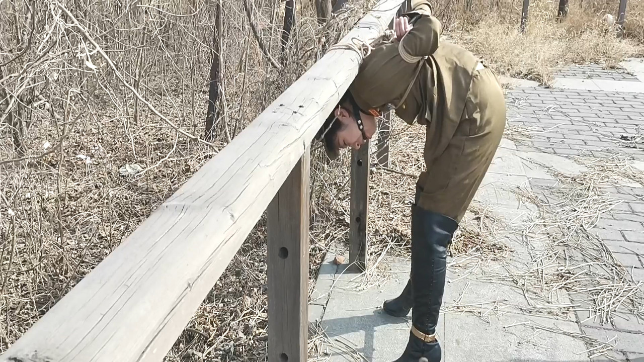 飞天原创 这一次把光杆司令官云儿押到谎无人烟的山顶上.mp4_20210326_093335.280