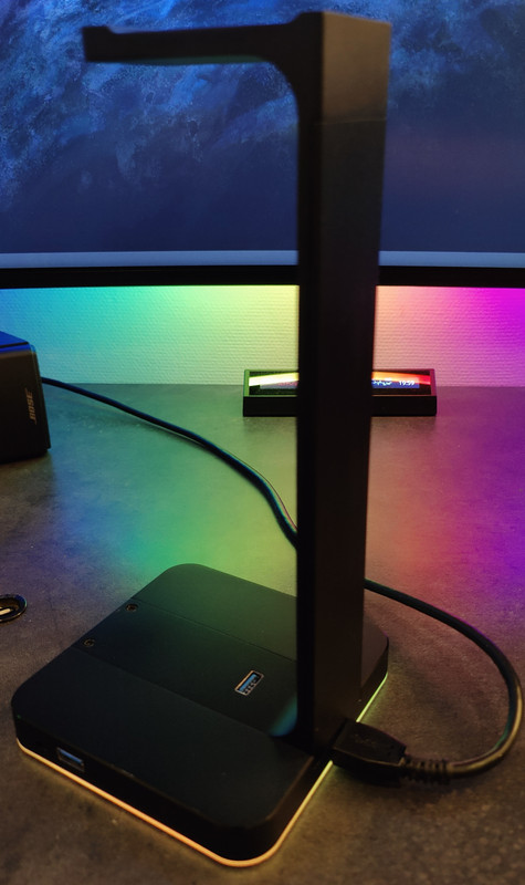 https://i.postimg.cc/g2J5pkZz/Headset-stand-Corsair-ST100-6.jpg