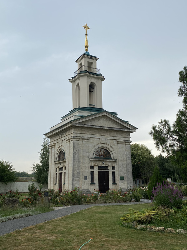 25C4419F-7DD6-415B-85DE-2D4CBE5FCDAE