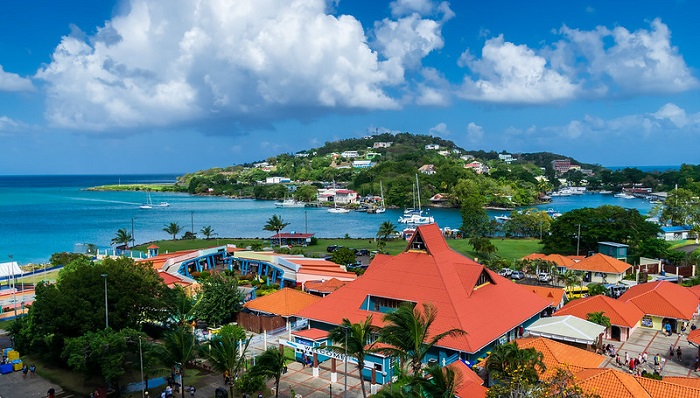 Pemandangan perkotaan Saint Lucia. Saint Lucia merupakan satu-satunya negara yang namanya diambil dari seorang wanita.