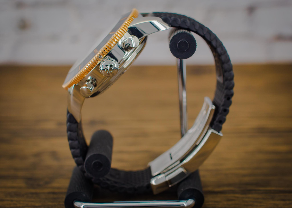 4-UB016211M1SI_WR_Listing-15