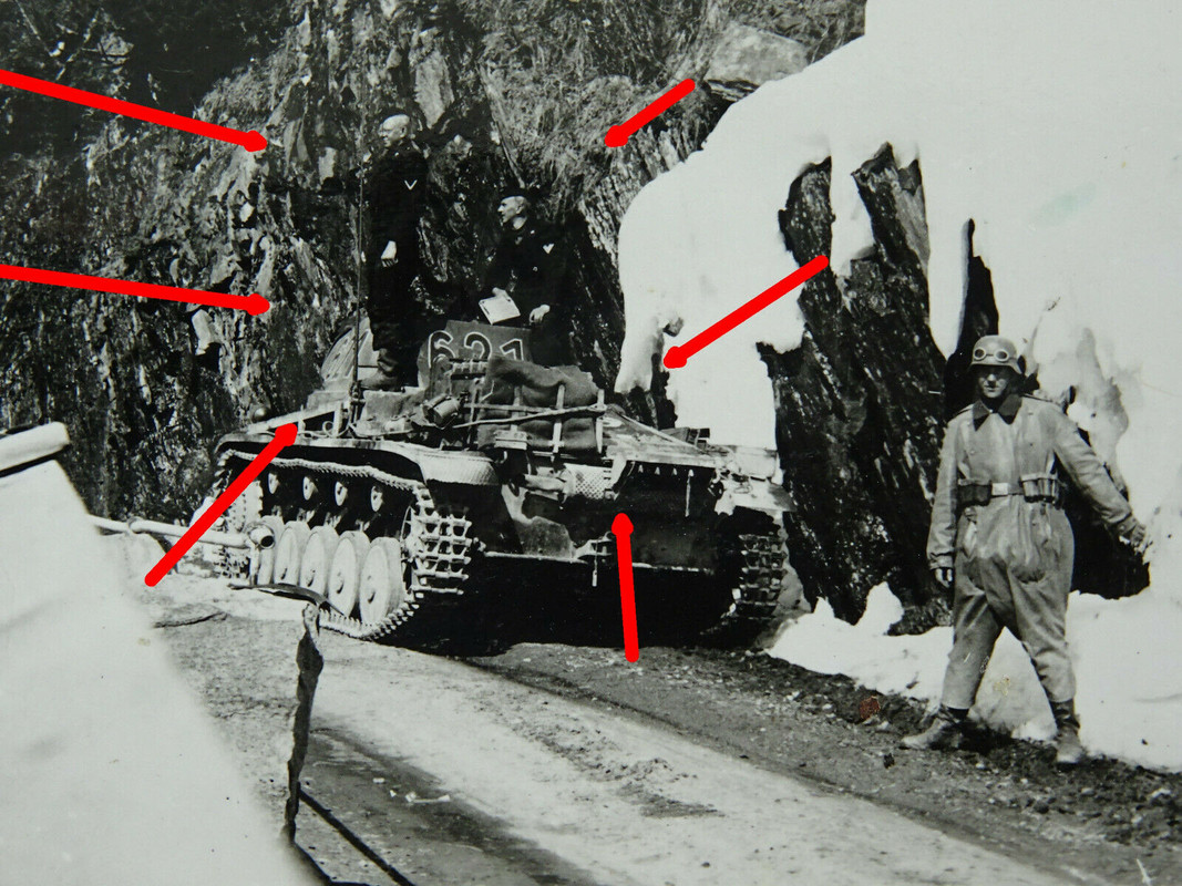 Foto Norwegen, Festung Nevedalen, Panzer rücken vor, Kradmelder, Kennung 631.