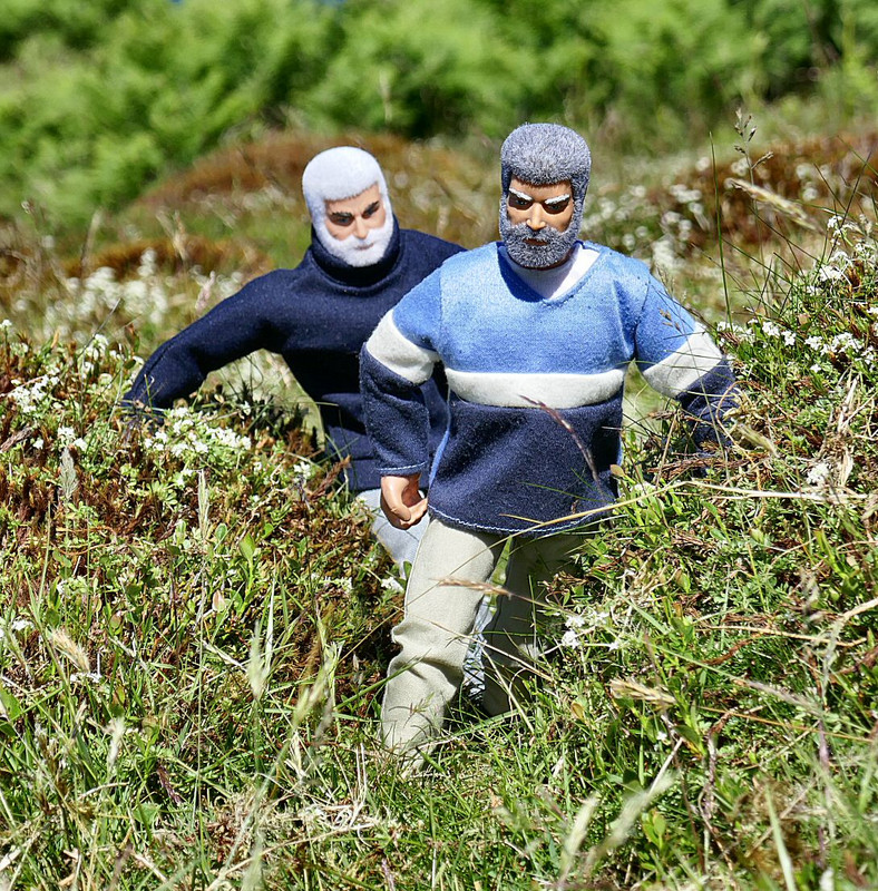 Two Friends circumnavigates Threipmuir Reservoir. BEF199-C4-CA37-41-DC-9660-217-E45-AC1-C3-B