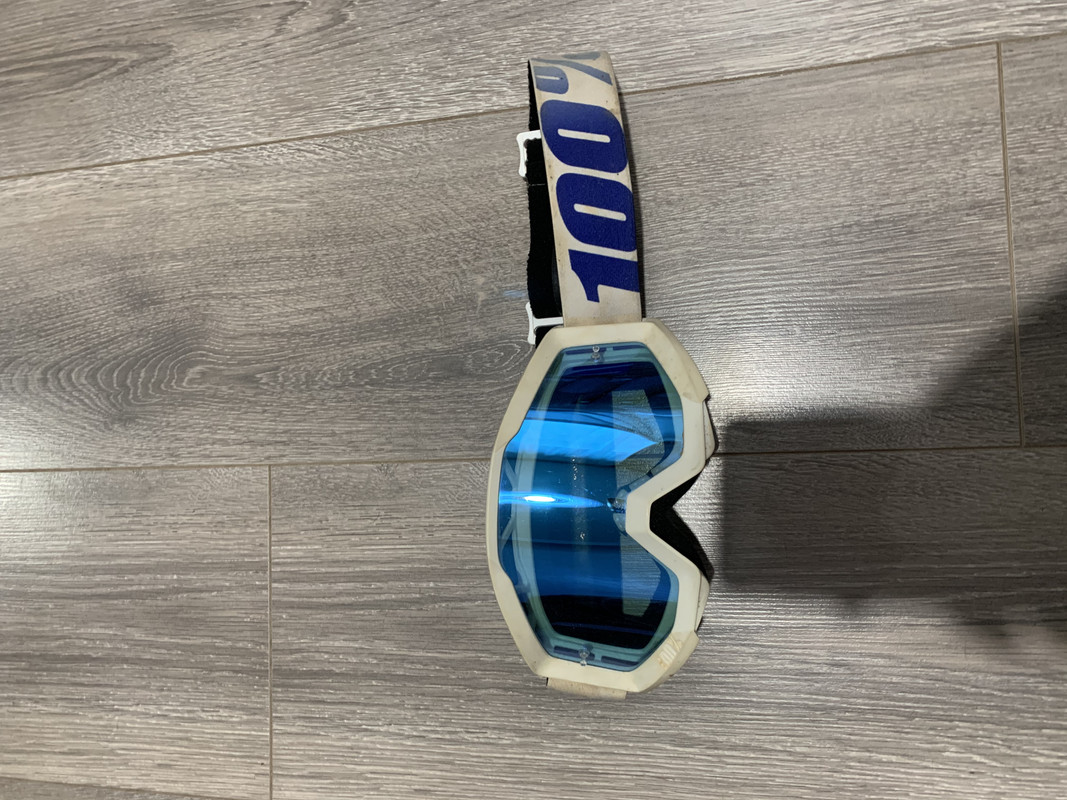 8F35AD13-4912-473B-B300-1115C1999E80