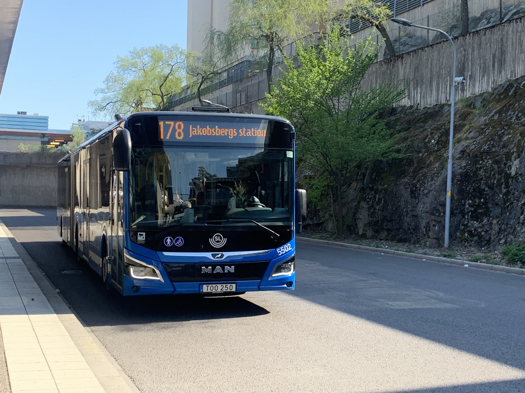 ADDCFBDE-6253-4A3B-A30F-DC7ACB5DC37F