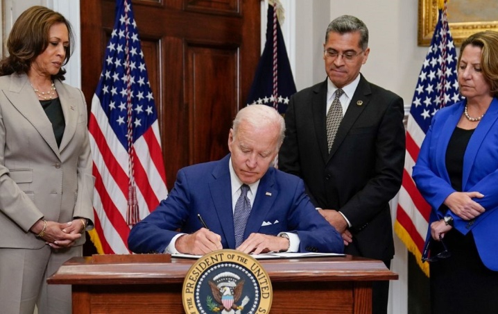 Texas demanda al gobierno de Joe Biden por permitir abortos de emergencia