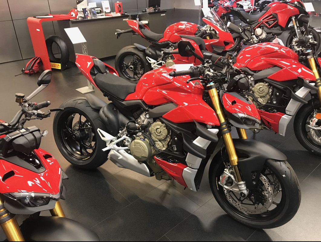 0EA67581-76BA-4064-9E47-28F655839FF8