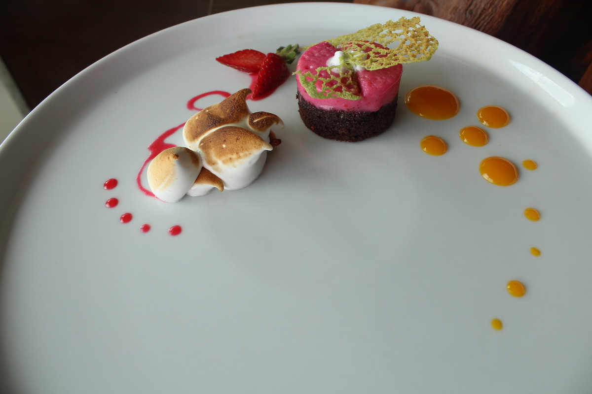 Vairhona Chocolate - Executive Chef Aston Solo Hotel Hadirkan Menu Spesial Natal