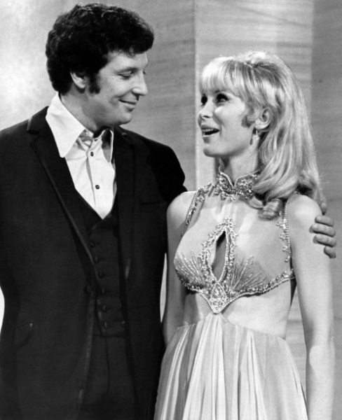 Barbara_Eden_b60