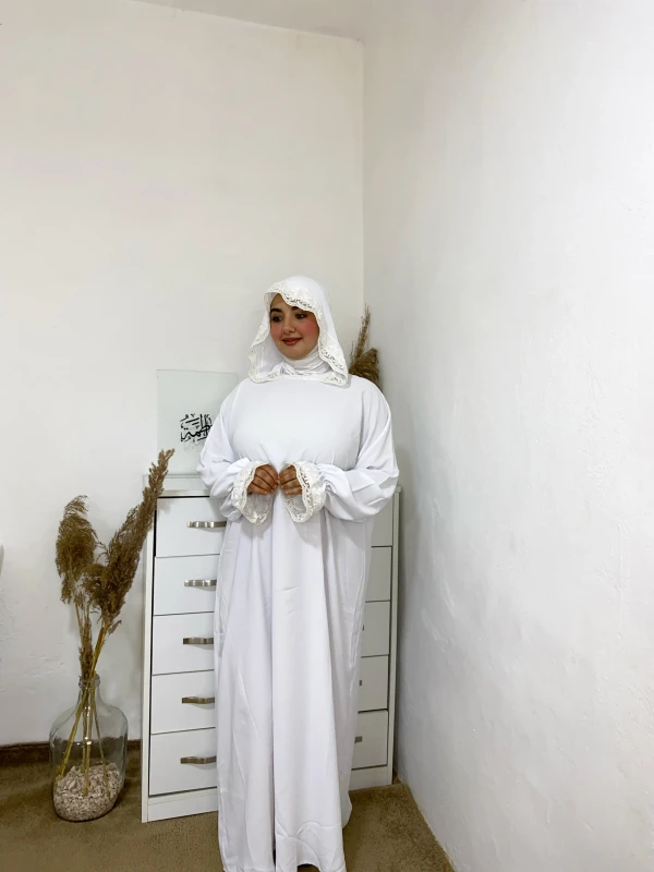 عباية أبيض