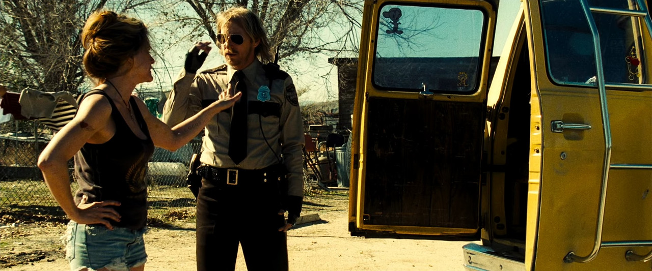 Domino 2005 (1080p x265 10bit Tigole).mkv_snapsh