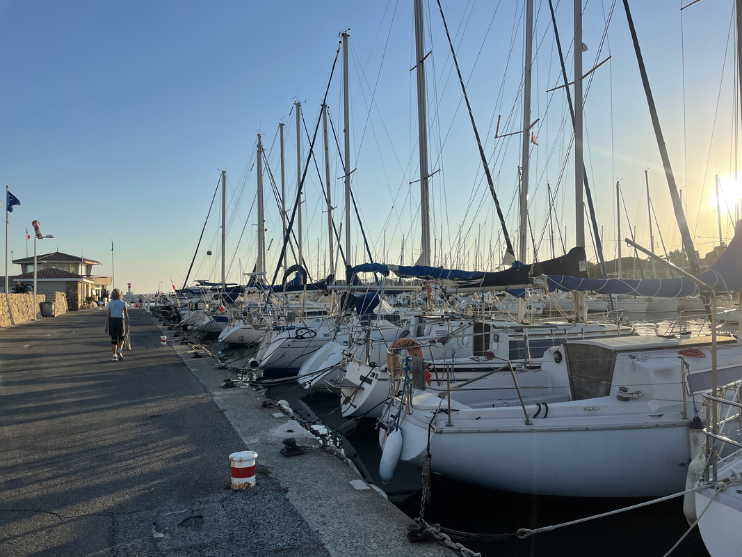 3422BB50-EBFD-4B8F-AE2D-25427C7240AA