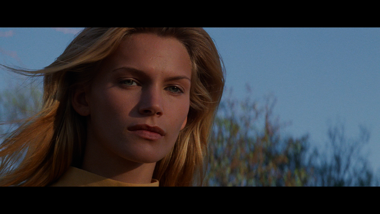 Species.1995.2160p.BDREMUX.HEVC.HDR.DoVi-Нечипорук.mkv_snapshot_01.06.31.912