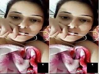 pretty desi girl show her tits and masturbating latest viral!!(Clear hindi audio)