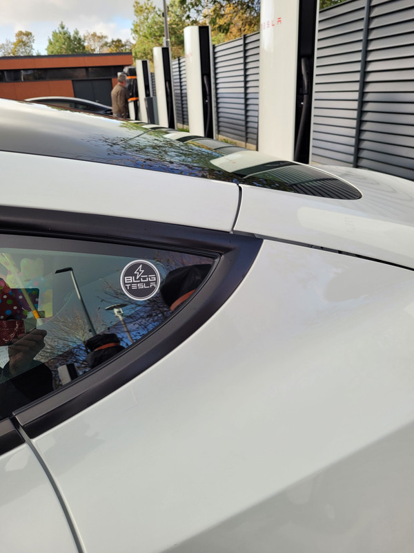Vue Sticker Blog Tesla_compressed