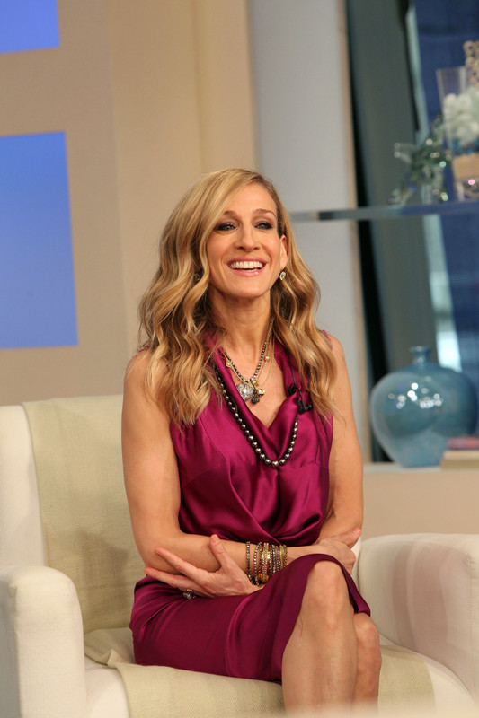 78927_Sarah_Jessica_Parker_The_Early_Show_in_NY_May_19_2010_09_1