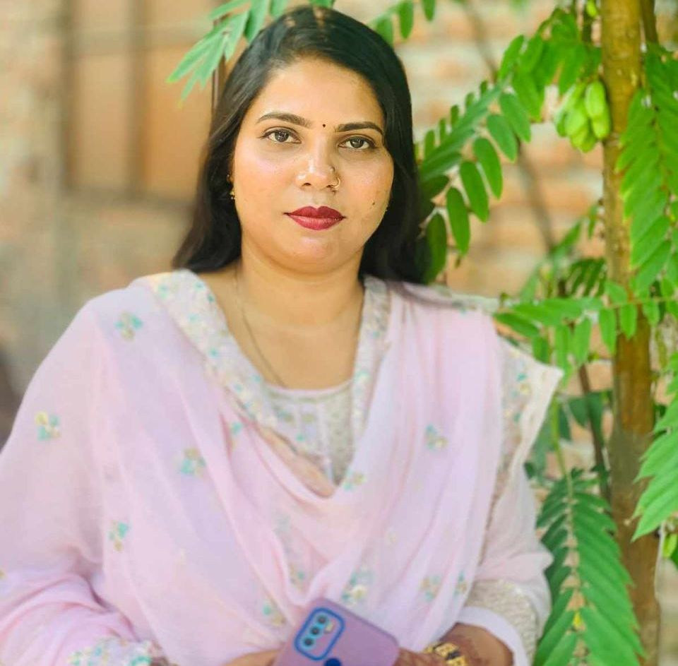 Desi chubby bhabhi on vc showing her boobs tanker