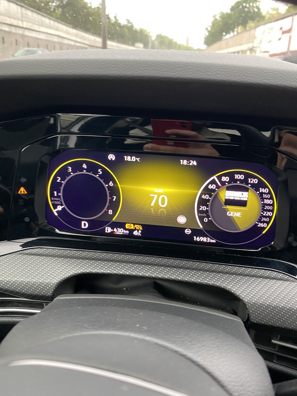 B22B86E3-AD28-47CA-8C28-224FD654D19C