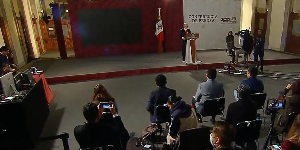 Así reaccionó AMLO durante 'apagón' en La Mañanera