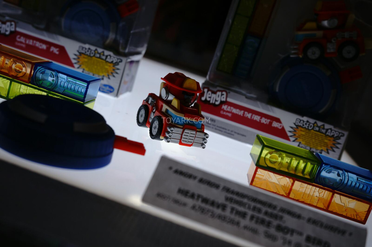 SDCC-2014-Angry-Birds-Transformers-028_140616794