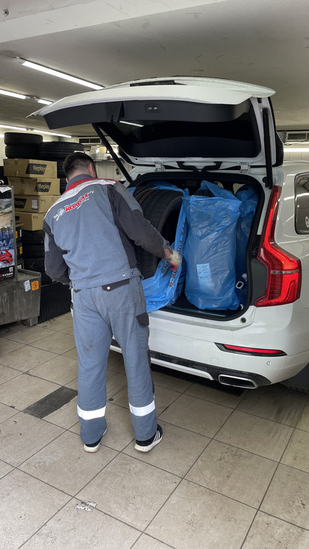 10EAAE24-2EC4-405C-91F9-A44B7AE47D31