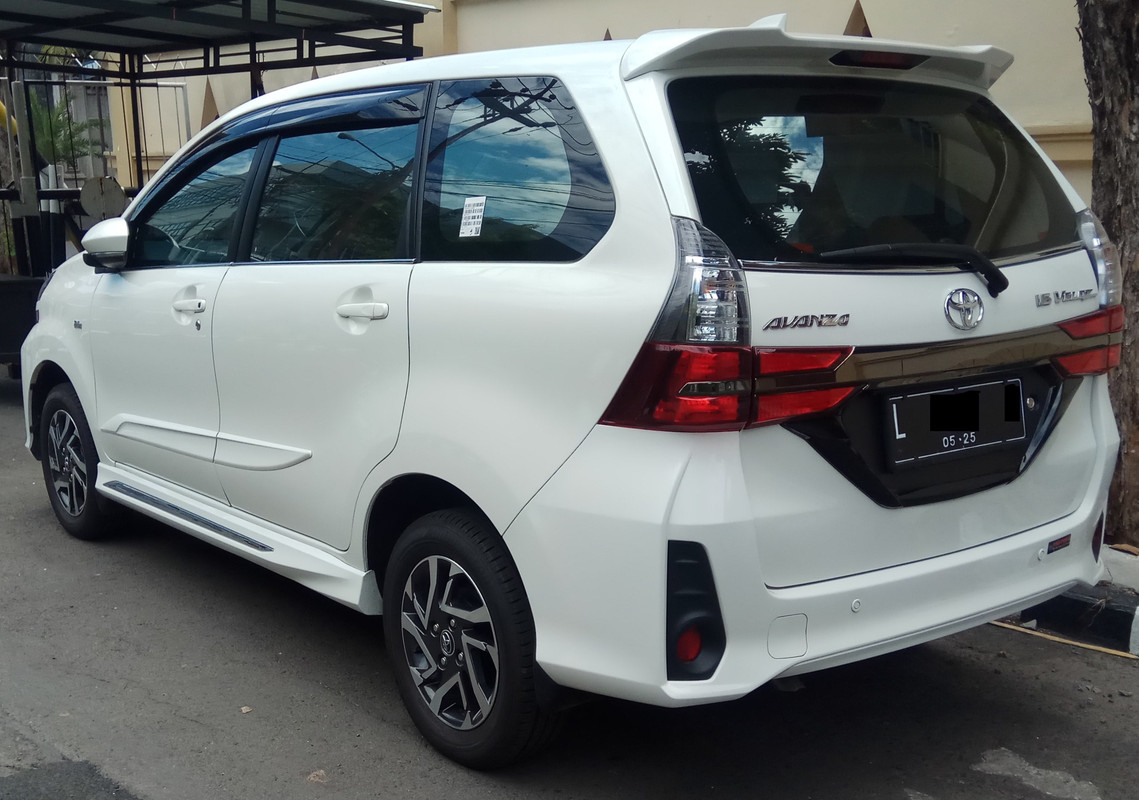 2020_Toyota_Avanza_1.5_Veloz_(rear),_West_Surabaya