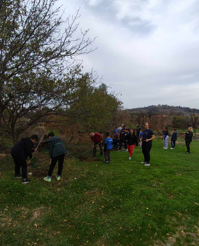 Ο ΝΟ ΧΙΟΥ «ΑΥΡΑ» ΣΤΗ ΒΟΛΙΣΣΟ: ΔΕΝΔΡΟΦΥΤΕΥΣΗ ΑΠΟ ΤΟΥΣ ΜΙΚΡΟΥΣ ΑΘΛΗΤΕΣ ΤΗΣ ΟΜΑΔΑΣ