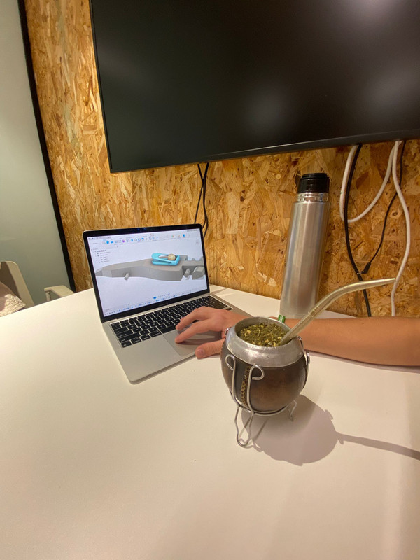 Close-up on the wheel of an F1 car