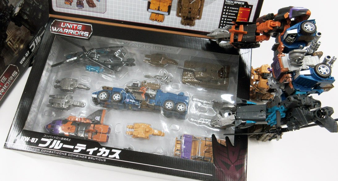 UW-Bruticus-packaging