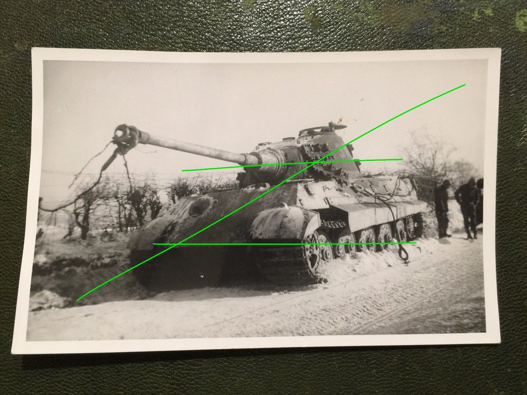 Tiger II zerstört in Ardennenschlacht 1945