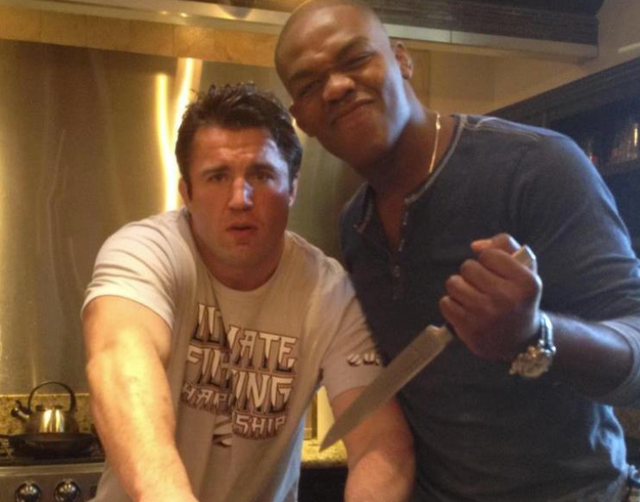 Чейл Сонен: UFC нямат нужда от Джон Джоунс за Белия дом