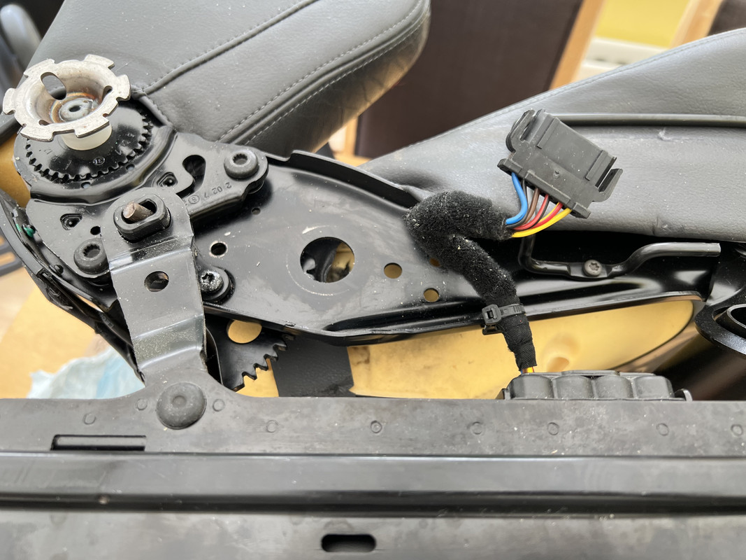 21352E89-6F69-4E53-AB98-42905DD1CD20